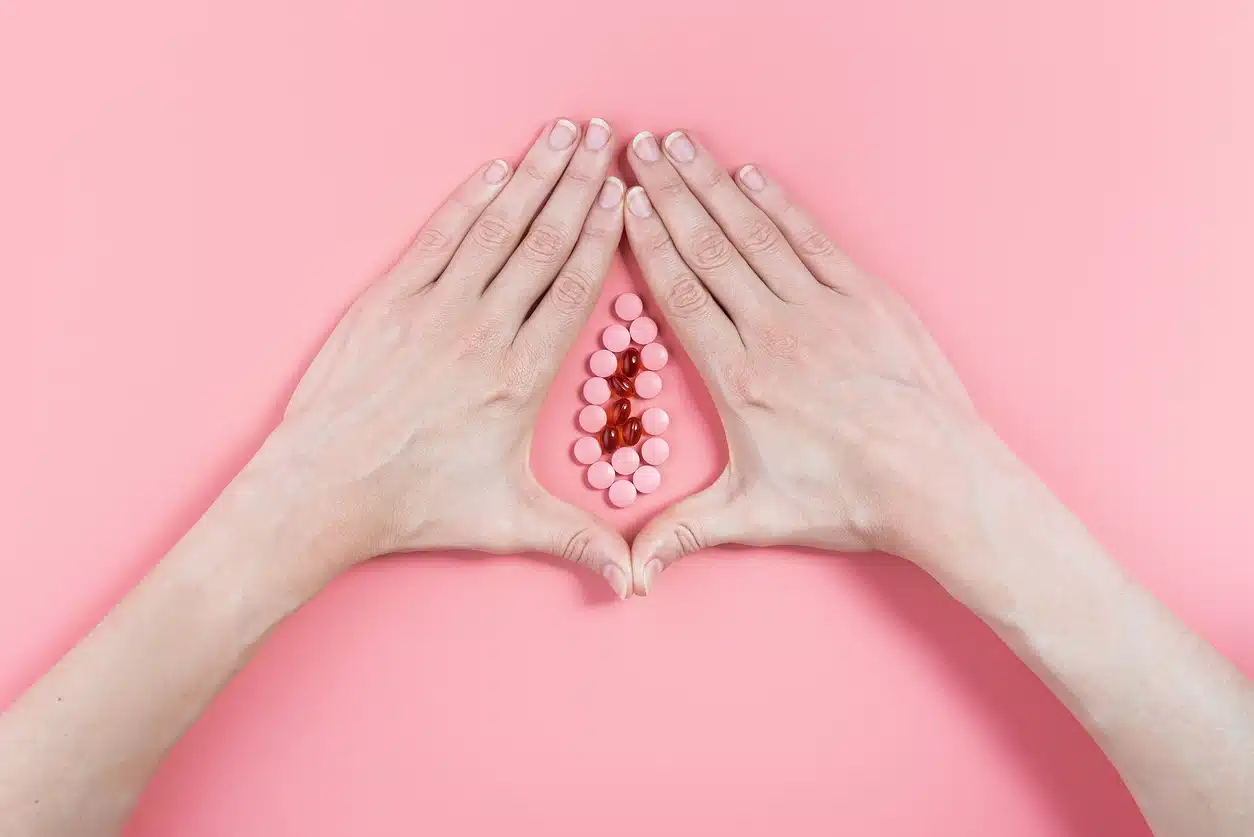 Mani a forma di vulva